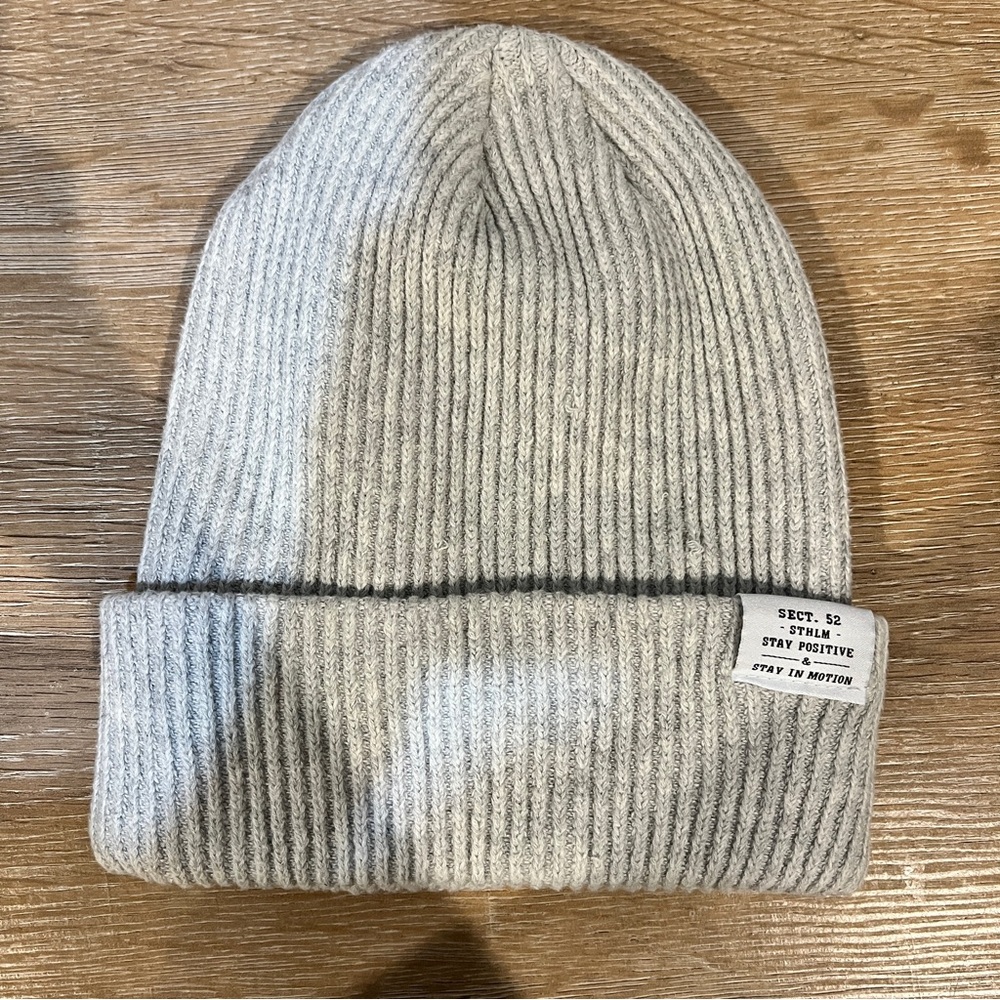 light gray knitted beanie